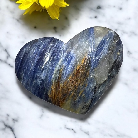Kyanite Crystal Heart‎ Carving (#10) - Picture 1 of 10